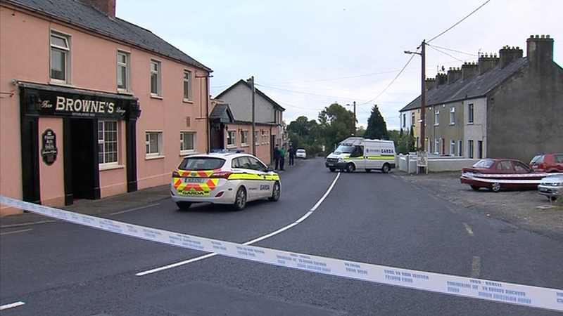 Three men were injured when a car being pursued by a garda vehicle hit them in Parteen