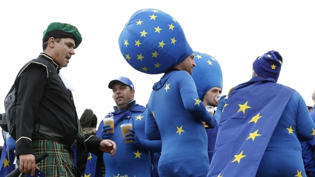 Stinger being stood behind those heads: Europe fans in living colour