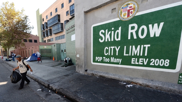 Around 2,000 people live in tents or simply on the street