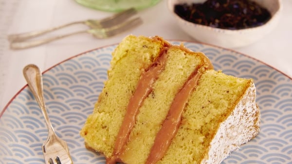 Lavender sponge cake with rhubarb curd