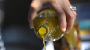 The danger of putting fats and oils down drains show image