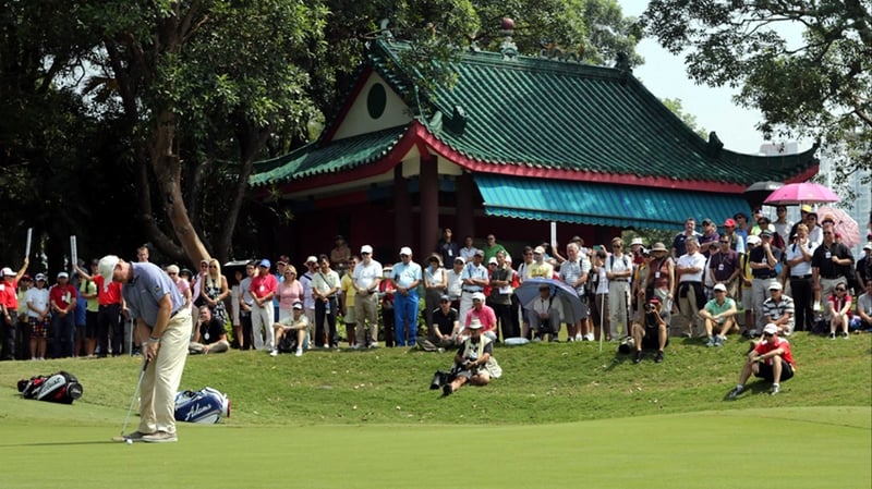 Ernie Els putts on the final hole of the day
