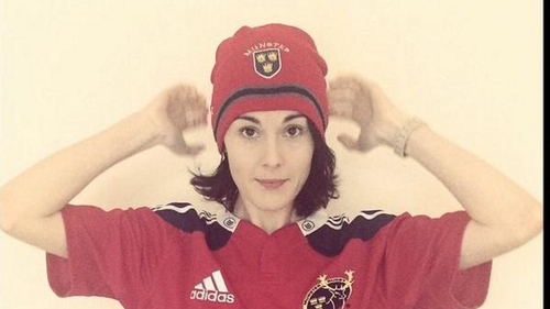 Michelle Dockery shows her support for Munster during yesterday's clash with Sale