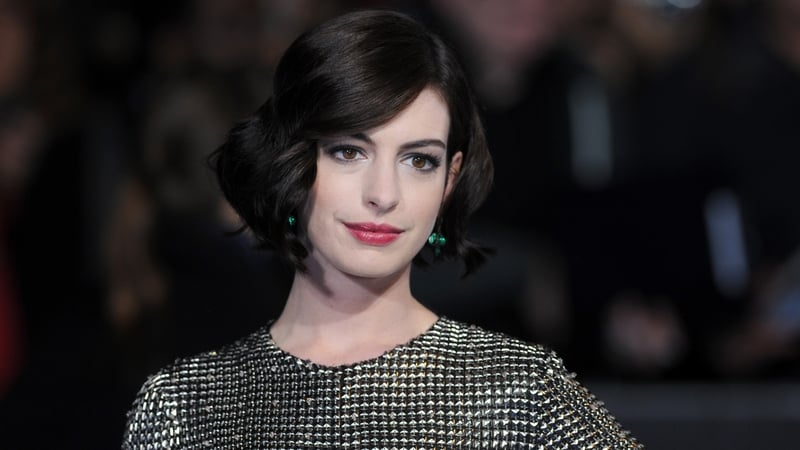 Anne Hathaway believes aliens exist