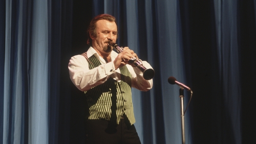 Acker Bilk in his traditional outfit of shirt sleeves and striped waistcoat at a Royal Variety Performance in 1981