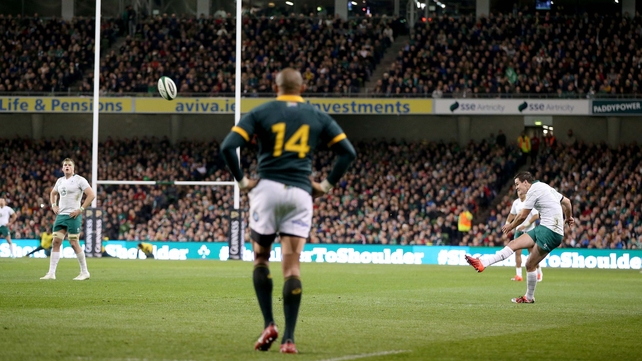 Two Johnny Sexton penalties gave Ireland a 6-3 half-time lead