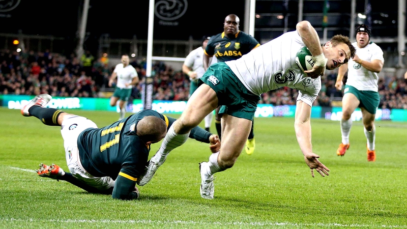 Tommy Bowe has penned a new deal with the IRFU which will keep him centrally contracted until 2018