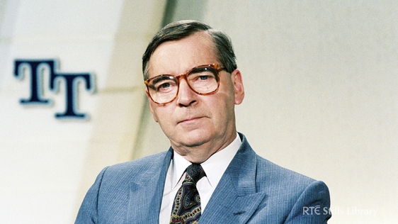 Brian Farrell on 'Today Tonight' set (1990)