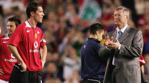 Alex Ferguson applauds Roy Keane after his testimonial match between Manchester United and Celtic at Old Trafford in 2006