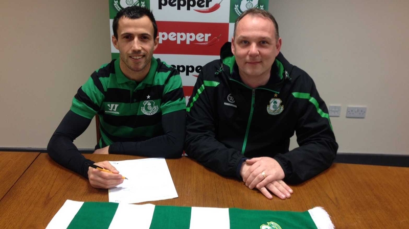 Keith Fahey pictured with Shamrock Rovers chairman Jonathan Roche