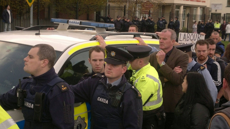 The prosecution argued that obstructing a vehicle did not amount to false imprisonment