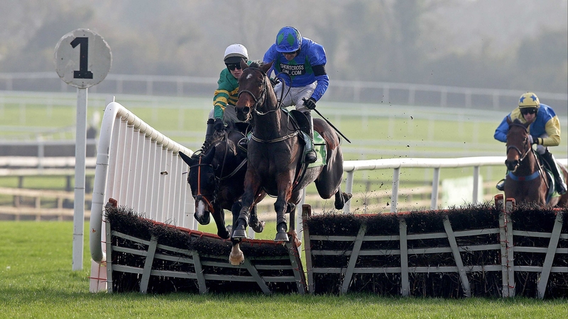 Hurricane Fly could step up in trip for the Aintree Hurdle next Thursday