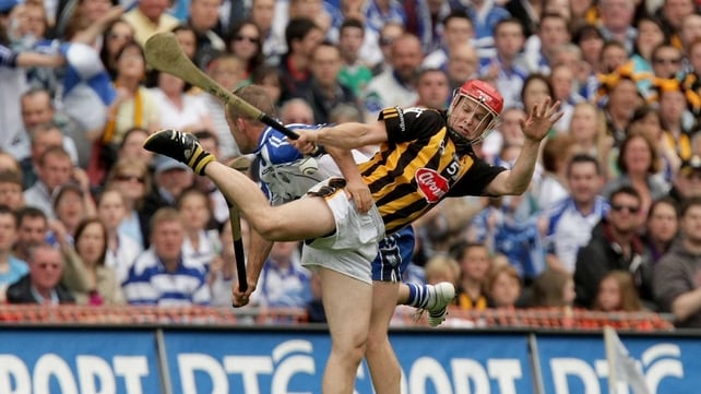 Walsh tangles with Eoin McGrath of Waterford during the 2009 All-Ireland semi-final