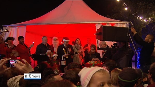 Woman with bionic arms turns on Galway Christmas lights