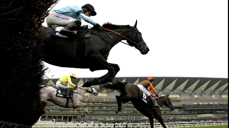 Al Ferof (grey) made a successful return