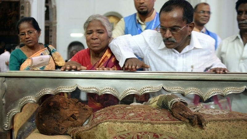 Indian Christians pay their respects to the remains of St Francis Xavier in Goa