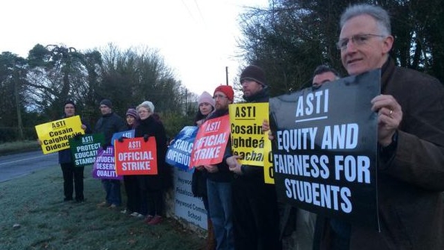 RTÉ's Cian McCormack spoke to teachers outside Heywood Community School in Laois