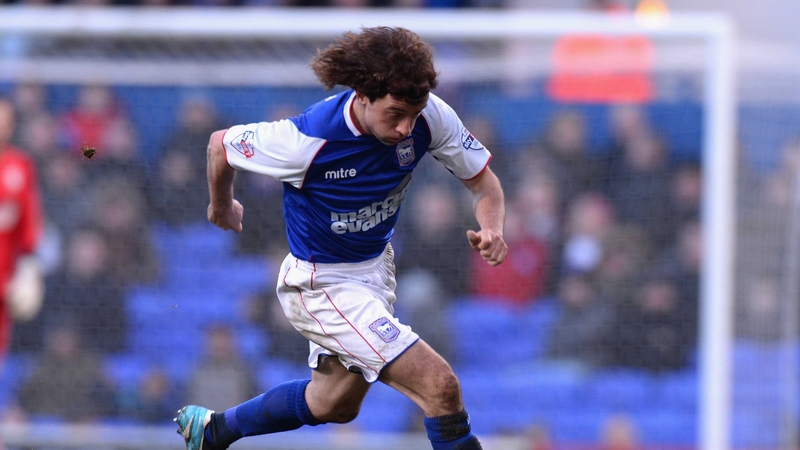 Stephen Hunt has tried to clarify his comments about GAA players' mental strength