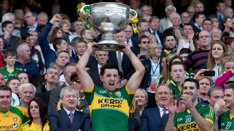 Aidan O'Mahony lifts the Sam Maguire in 2014