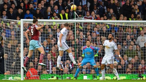 Andy Carroll scores West Ham's first-half equaliser