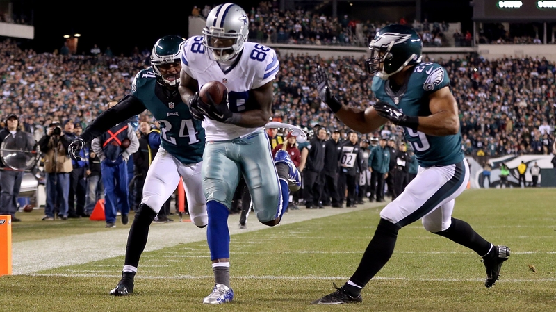 Dez Bryant of the Dallas Cowboys catches a touchdown pass against the Philadelphia Eagles