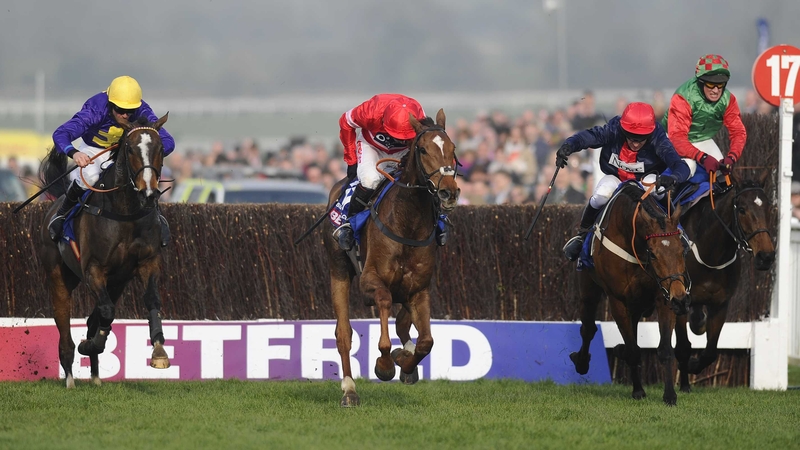 Lord Windermere (purple and yellow silks and Bobs Worth (blue and red silks) are set to meet for the third time in their careers, with their head-to-head record tied at 1-1