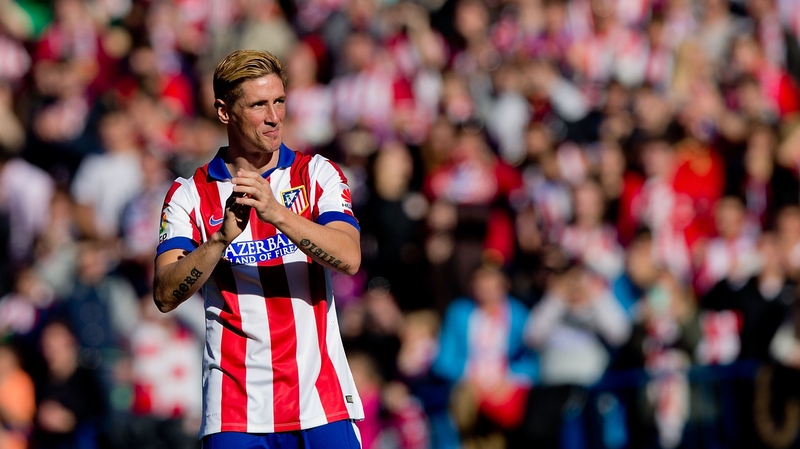 Fernando Torres is presented to the crowd at Vicente Calderon Stadium