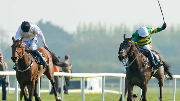 Shutthefrontdoor (green and gold silks) is the 8-1 favourite