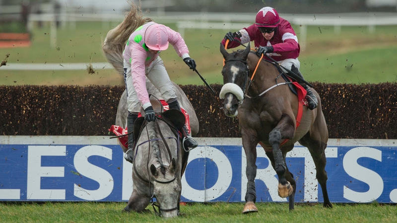 Ruby Walsh and Champagne Fever fall at Thurles