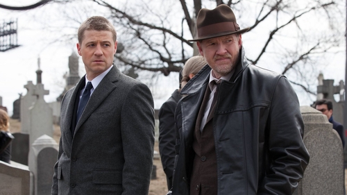 Ben Mckenzie as Detective James Gordon and Donal Logue as Detective Harvey