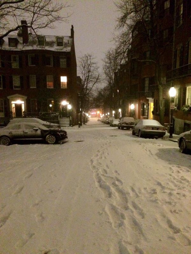 Early snowfall in Boston, Massachusetts (Pic: @LisaMcKelvey101)