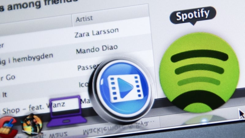 The FT has reported that Spotify has hired Goldman Sachs to raise the funding