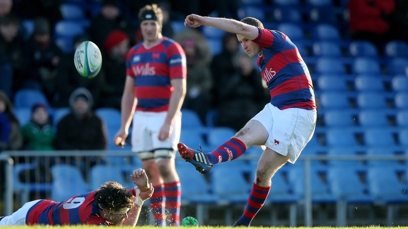 Clontarf ensured they progressed to the Division 1A play-offs with victory over Cork Con