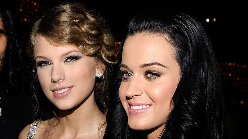 Taylor Swift with Katy Perry in 2010