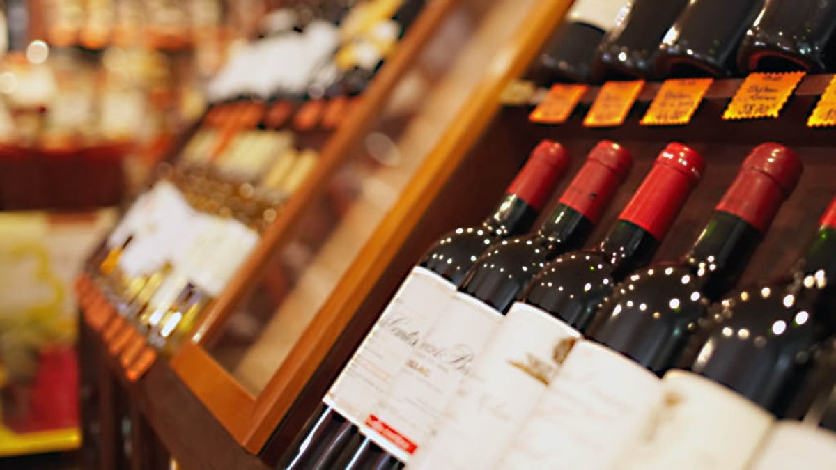 7:50am Business News