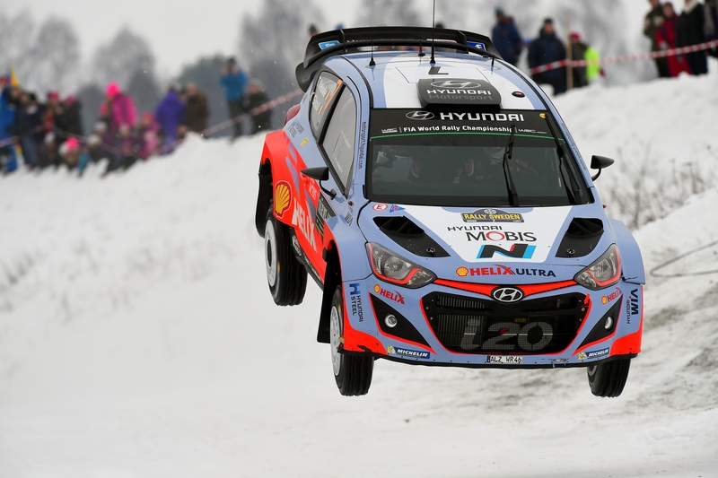 Thierry Neuville takes flight in his Hyundai i20
