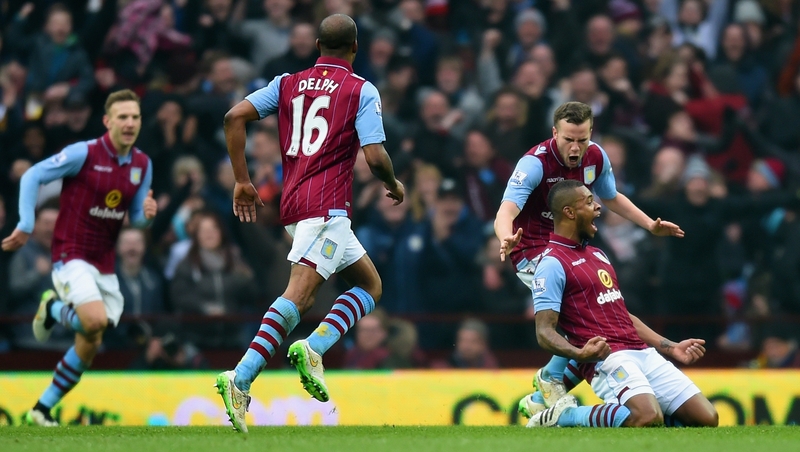 Leandro Bacuna celebrates his goal