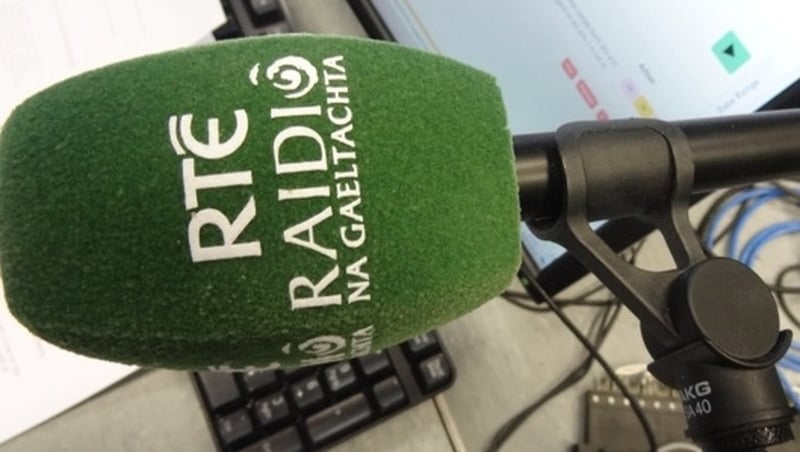 Cosc ar oibrí tábhairne i gCorcaigh Gaeilge a labhairt