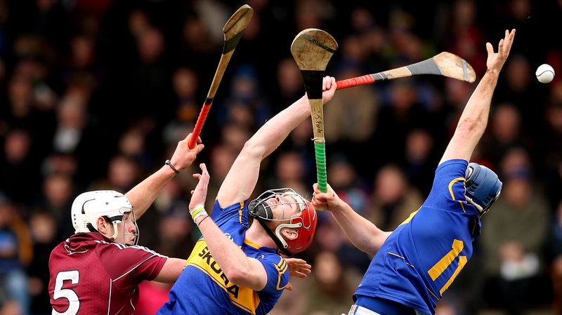 Galway’s Gearoid McInerney with Denis Maher and Jason Forde of Tipperary