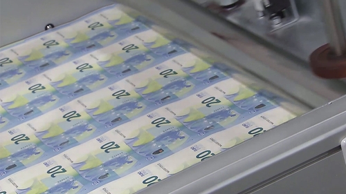 Corporate lending in the euro zone grew by 2.4% in April - the highest rate since the middle of 2009
