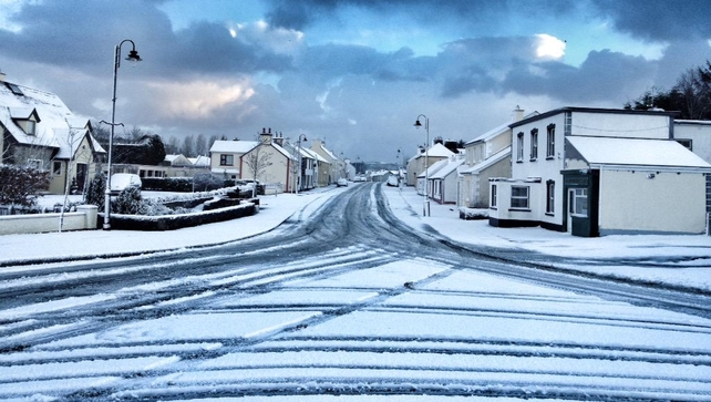 Snow covered roads in Coolaney, Sligo 
(pic: @magnumlady)