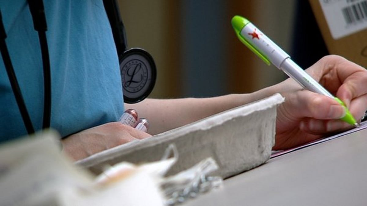 'It's ridiculous' - qualifying nurse on HSE recruitment pause