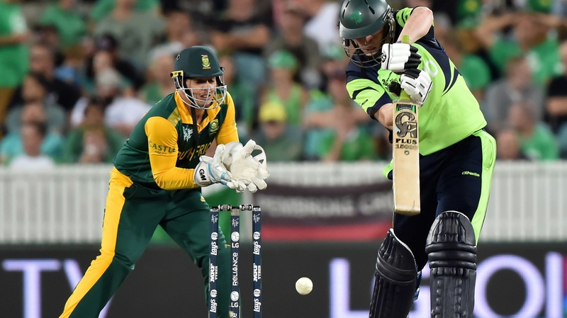 Ireland's Kevin O'Brien (R) in action at the 2015 Cricket World Cup