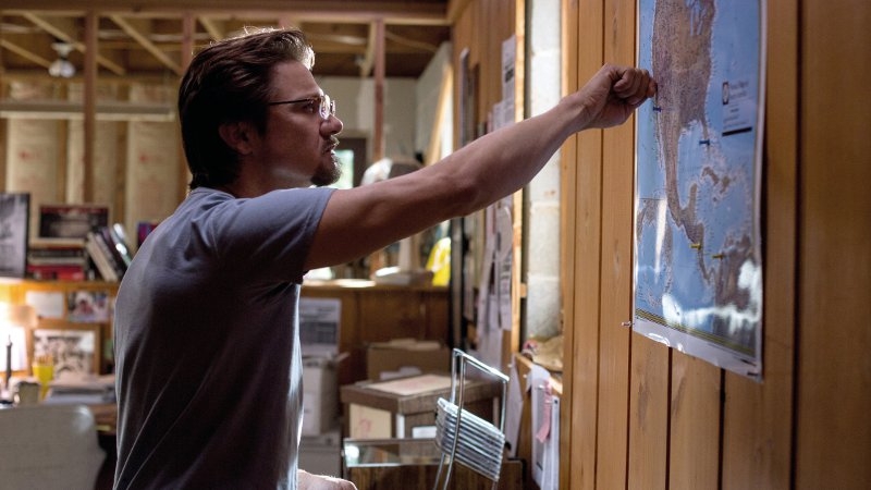 Renner as Gary Webb is an old school journalist