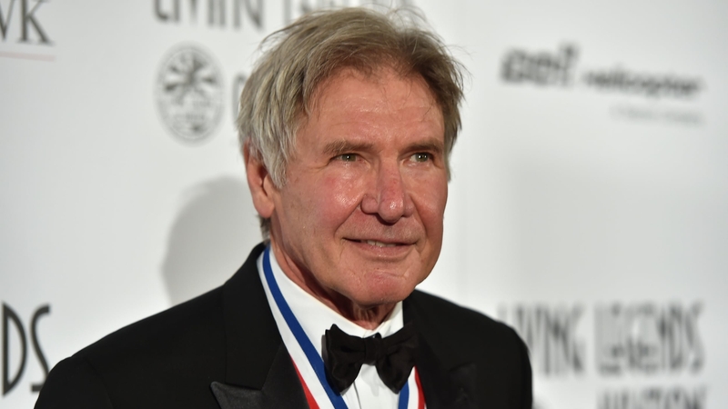 Harrison Ford, 72 san ospidéal i ndiaidh timpiste eitleáin.