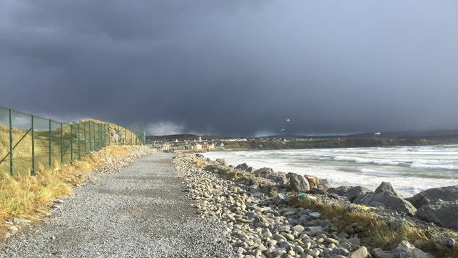 An atmospheric Lahinch (Pic: Roddy O'Loghlin)