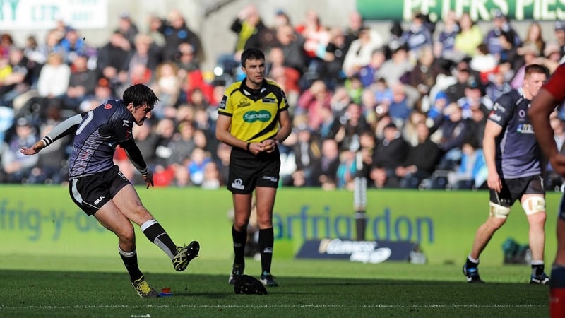 Sam Davies registered a 21-point haul in the Ospreys' home win