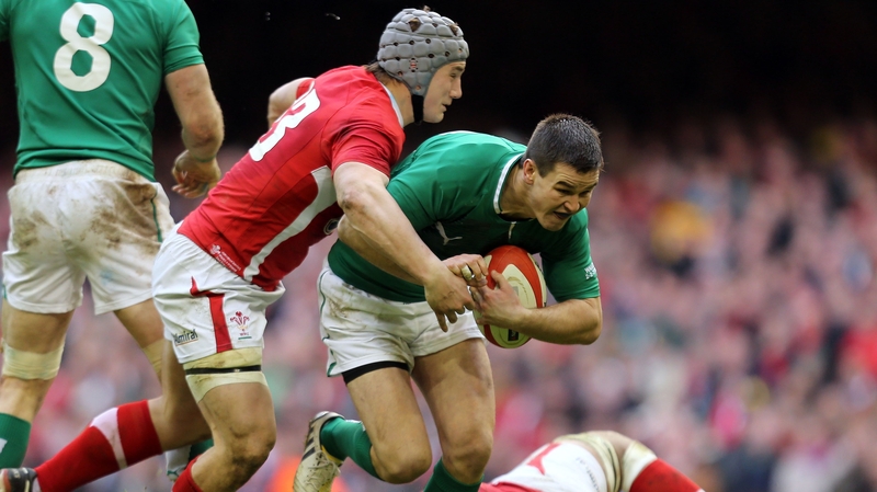 Johnny Sexton up against Jonathan Davies when Ireland and Wales last met in Cardiff two years ago