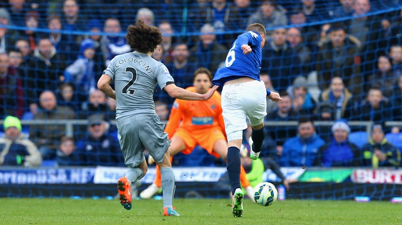 James McCarthy scores Everton's opening goal