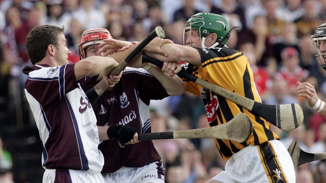 Tempers flare in the early part of the 2006 All-Ireland quarter-final with Liam Donoghue and Ollie Canning of Galway